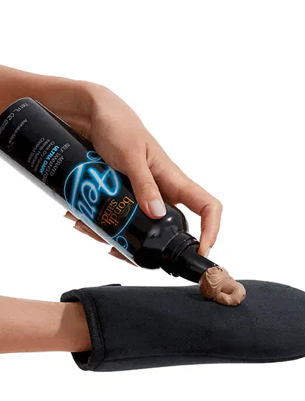 Ultra Dark Aero Self Tanning Mousse - Image 3